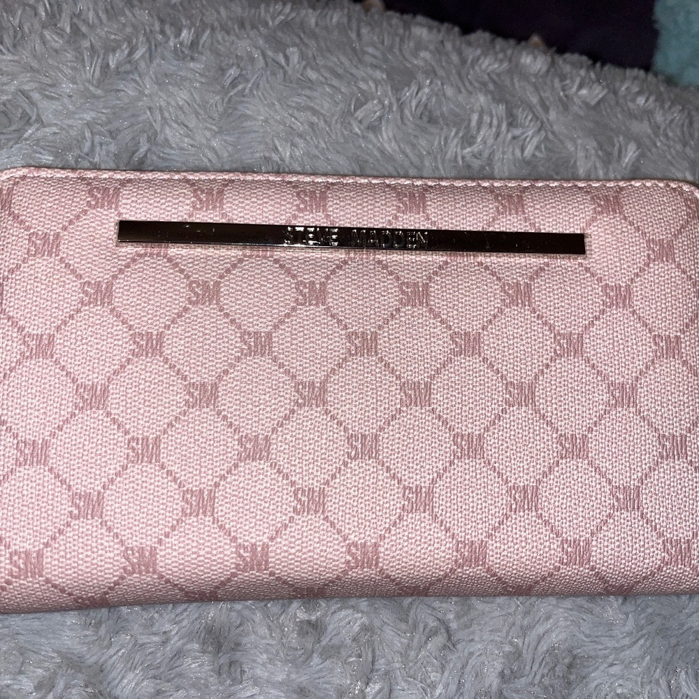 Steve Madden pink wallet